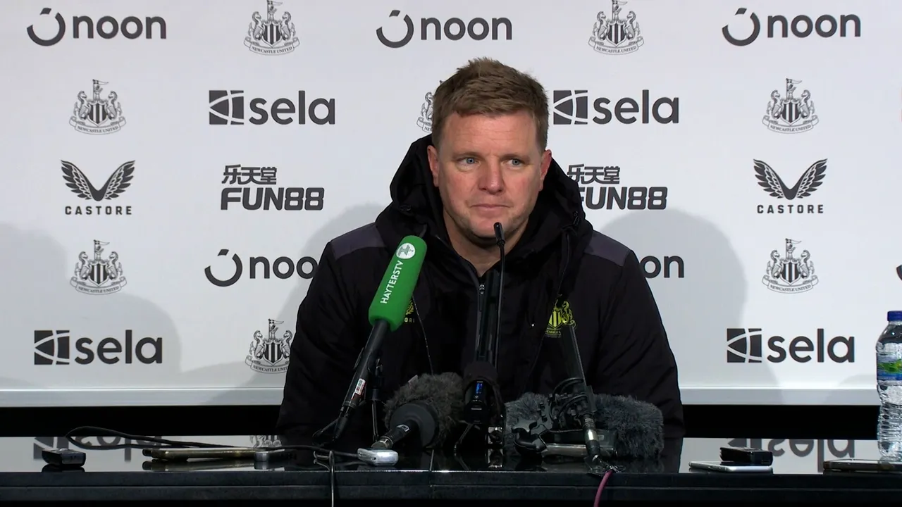 'Serious': Eddie Howe now gives update after £10m player went off injured in last night's PL win