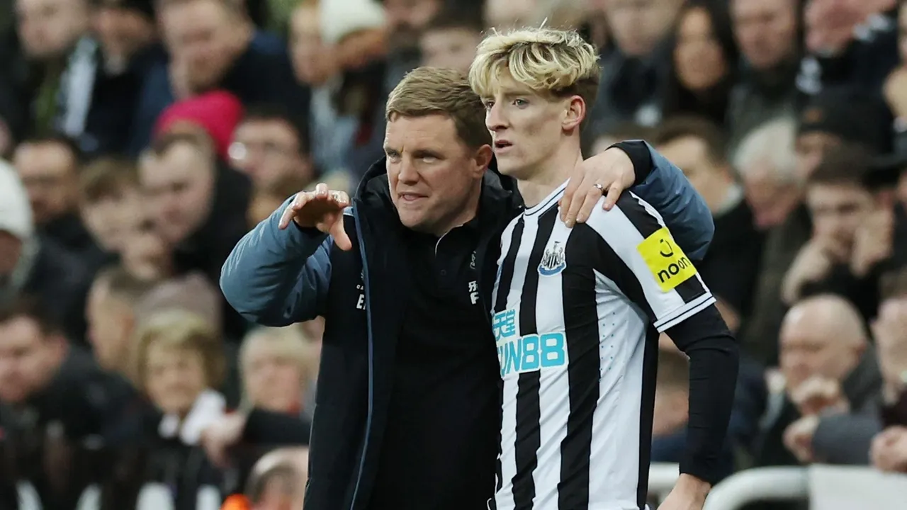 Video: Eddie Howe and Anthony Gordon give a peek behind the curtain at Newcastle United