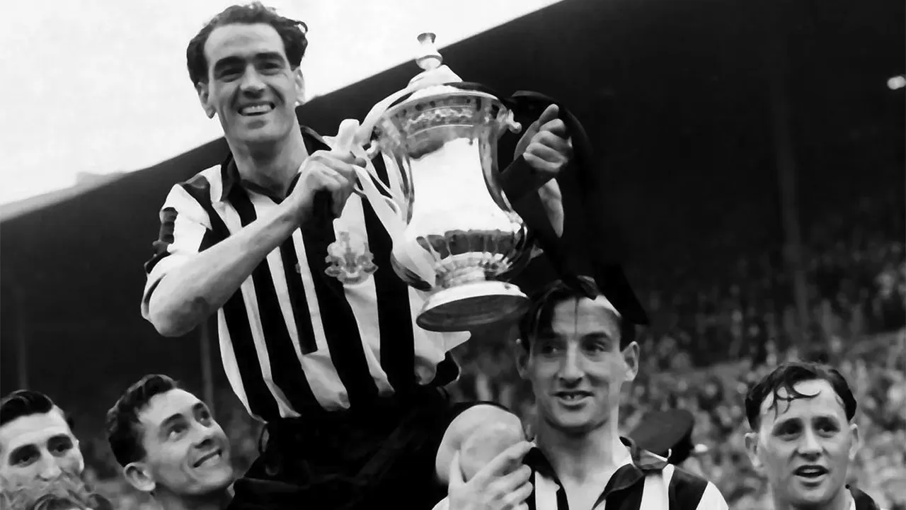 When did Newcastle last win a trophy? How many trophies have Newcastle won?