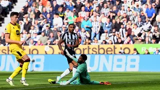 29-year-old Newcastle loanee shows Callum Wilson some love after getting back amongst goals